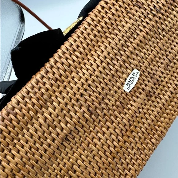 Lisi Lerch Bosom Buddy Bag with Black Bow & starfish - Picture 13 of 14